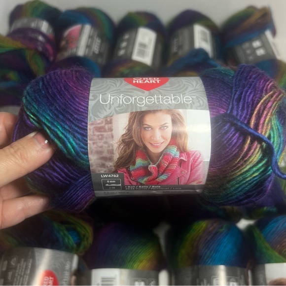1 up to 16 Redheart Unforgettable  Gossamer medium weight 270 yards each - Picture 7 of 11